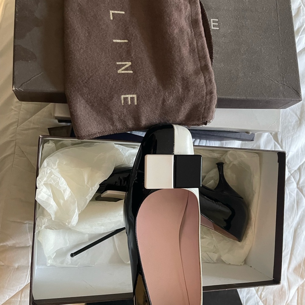 Celine Black and White Kitten Heel Pump - Picture 3 of 3